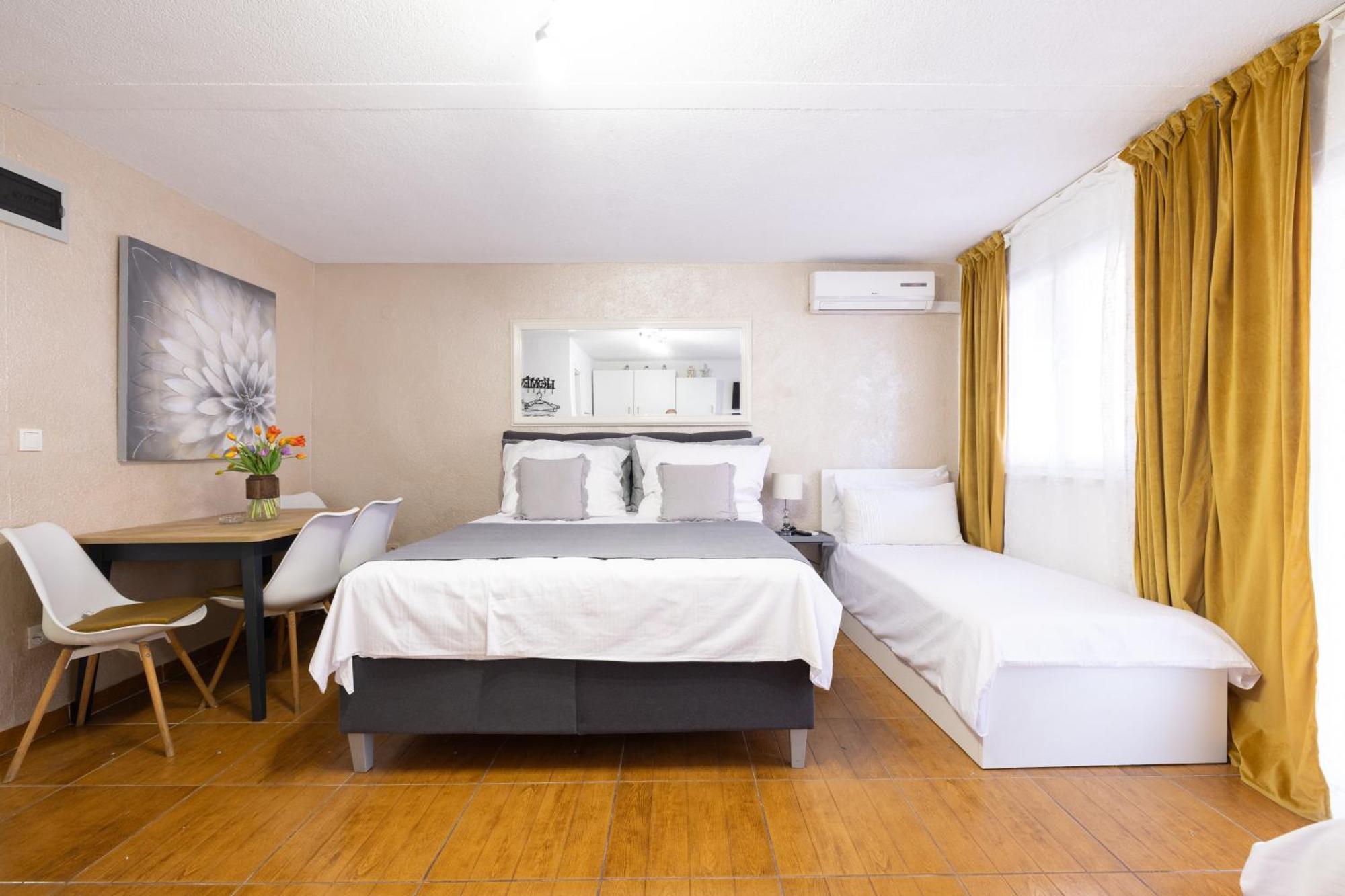 Guesthouse Rebecca Макарска Экстерьер фото