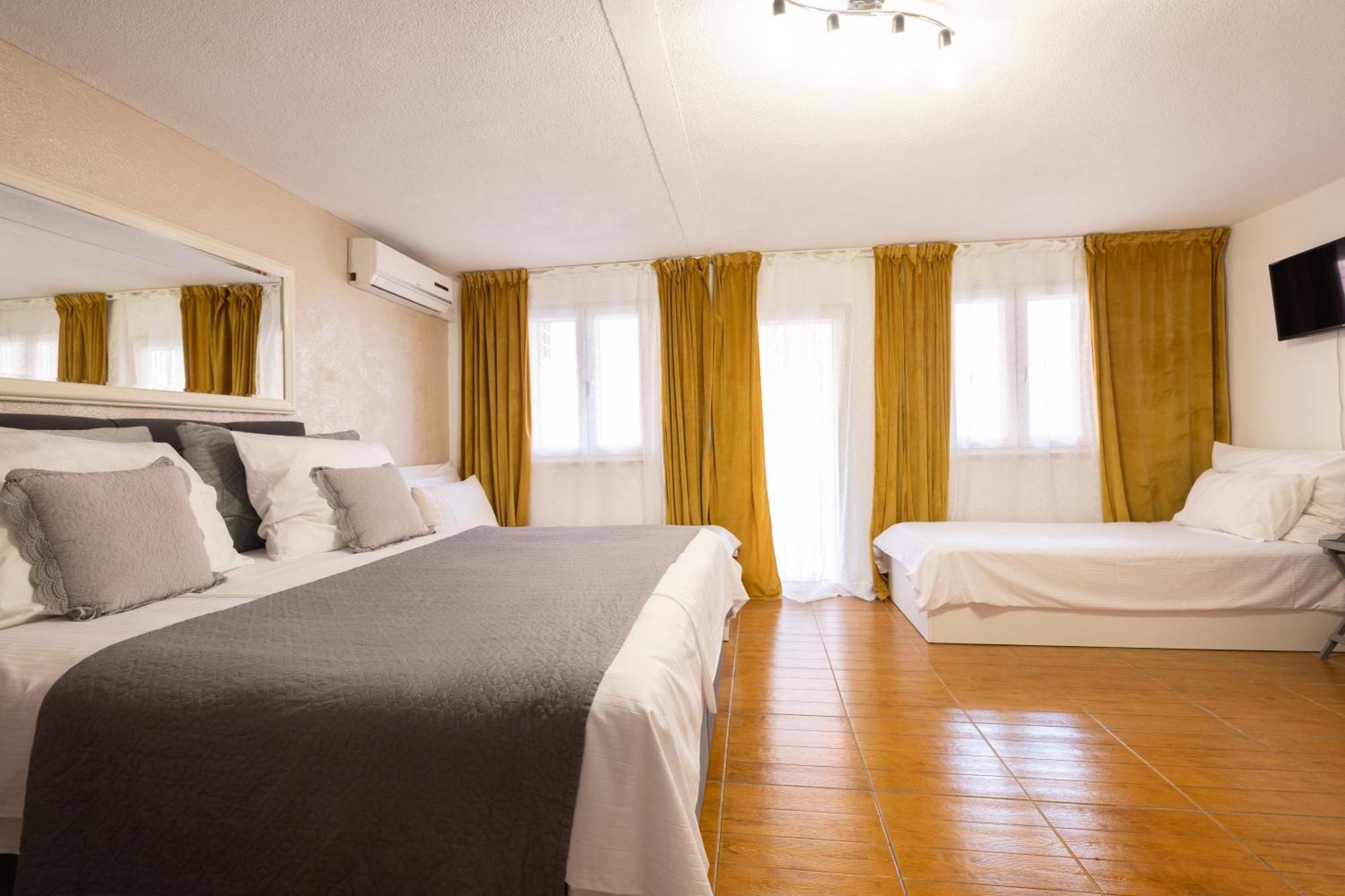 Guesthouse Rebecca Макарска Экстерьер фото